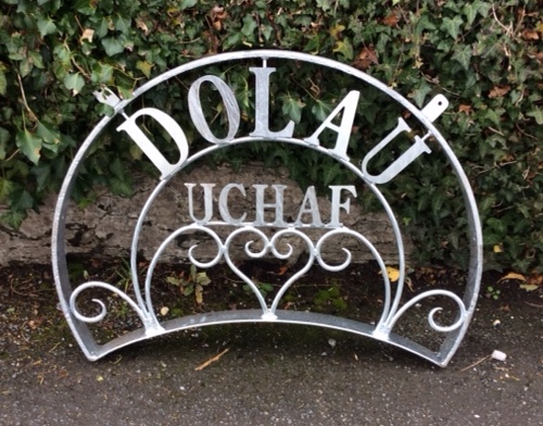 Dolau Uchaf Sign